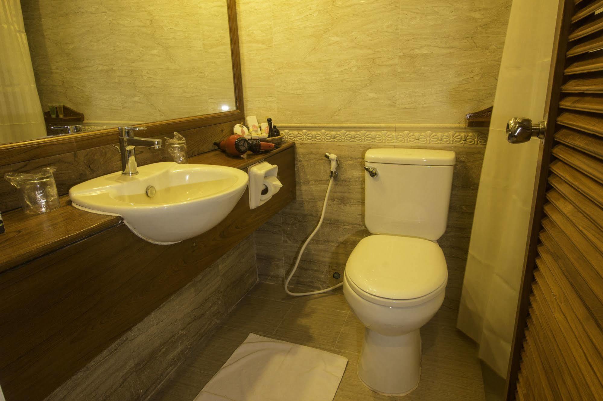 Raza Gyo Hotel Bagan Ngoại thất bức ảnh